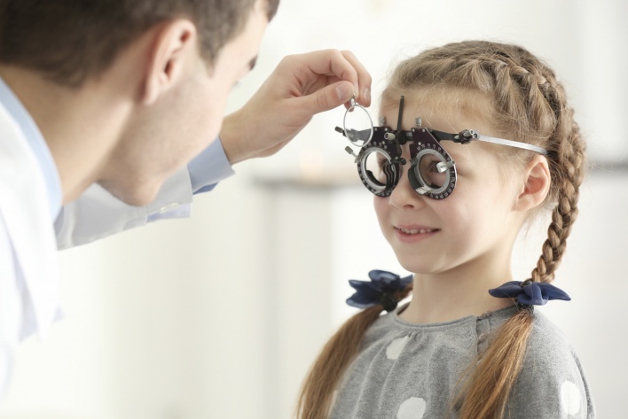 ◎　弱視治療用眼鏡処方箋が発行された方へ、弱視治療用眼鏡・視力について解説